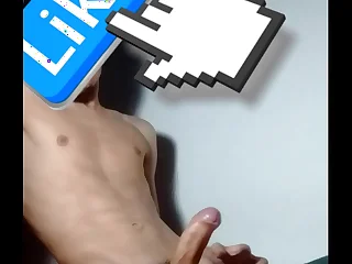 Novinho se exibindo.